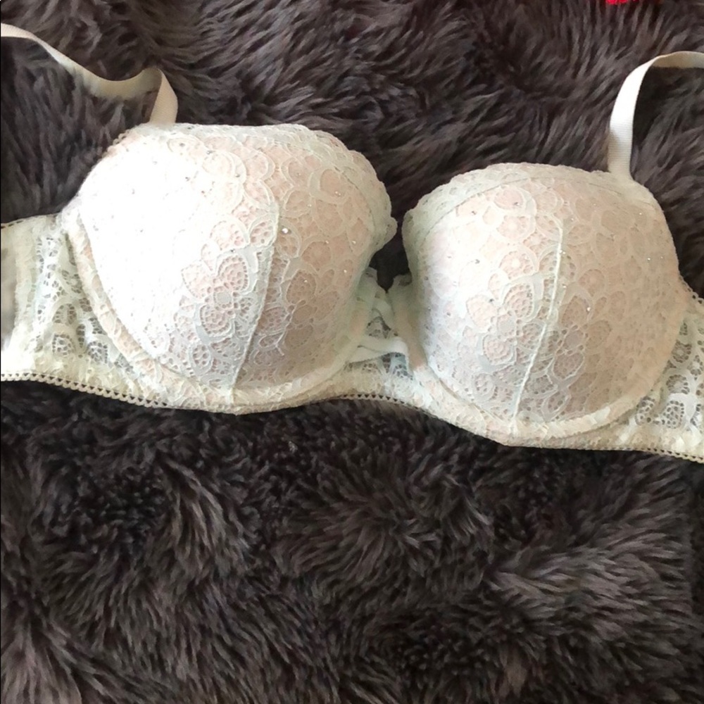 VS Bra